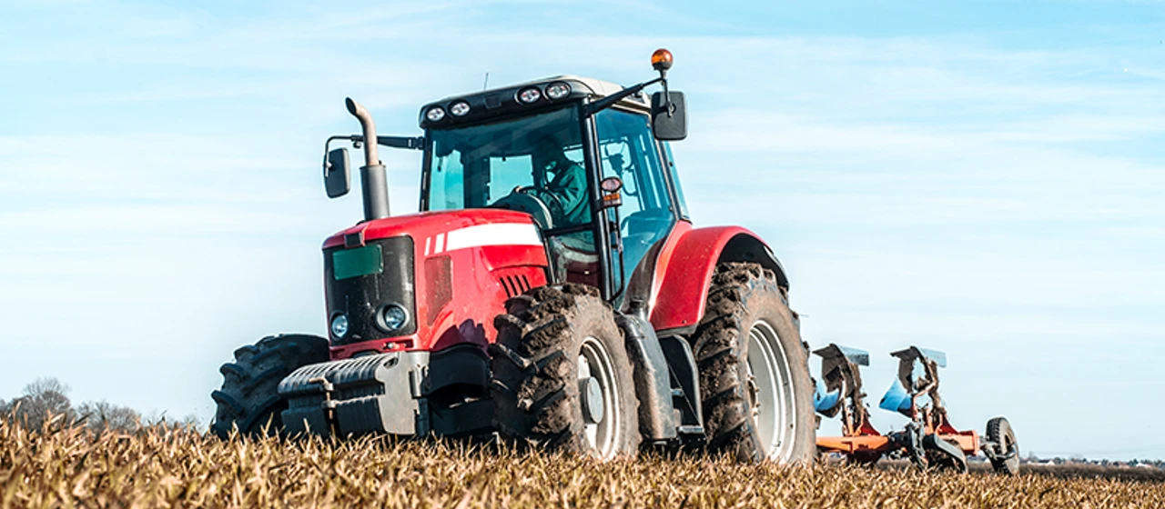 Traktor i marken