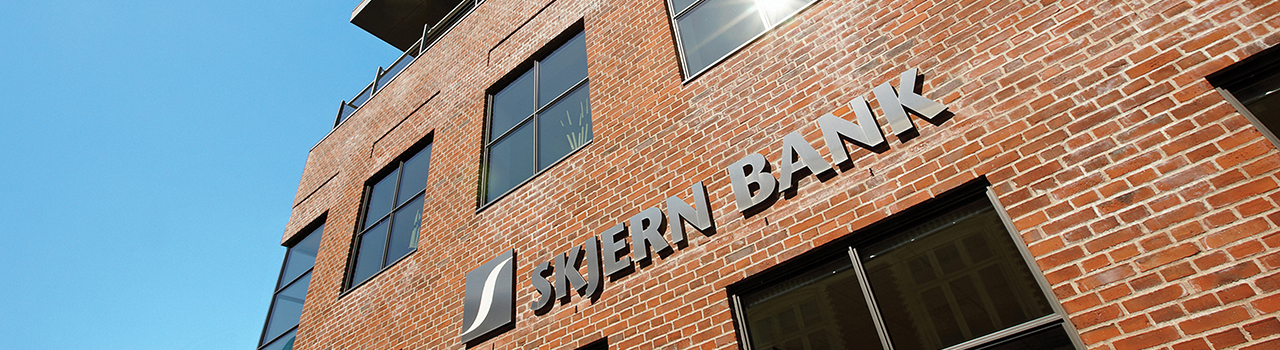 Skjern Bank facade
