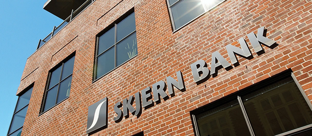 Skjern Bank facade