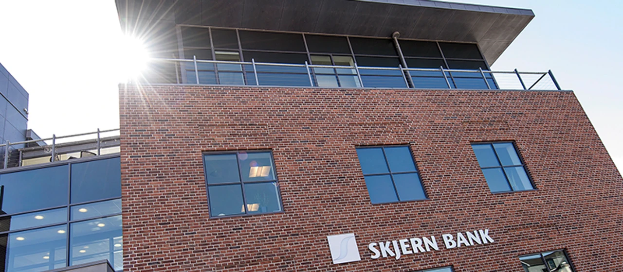 Skjern Bank facade