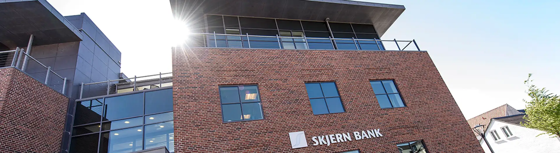 Skjern Bank facade